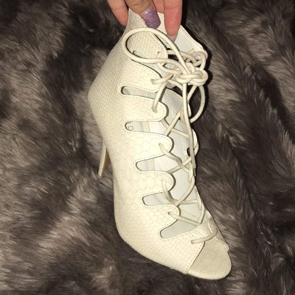 Lace up heel